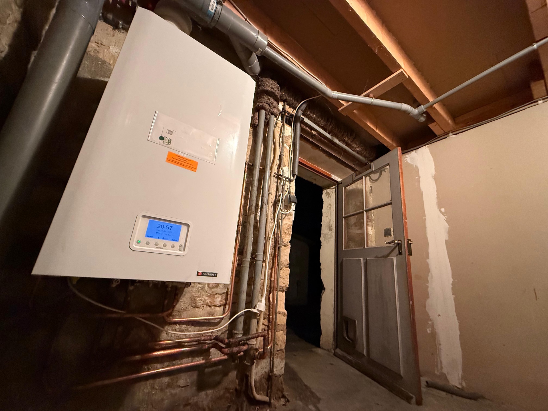 Chaudière gaz Frisquet installée en cave