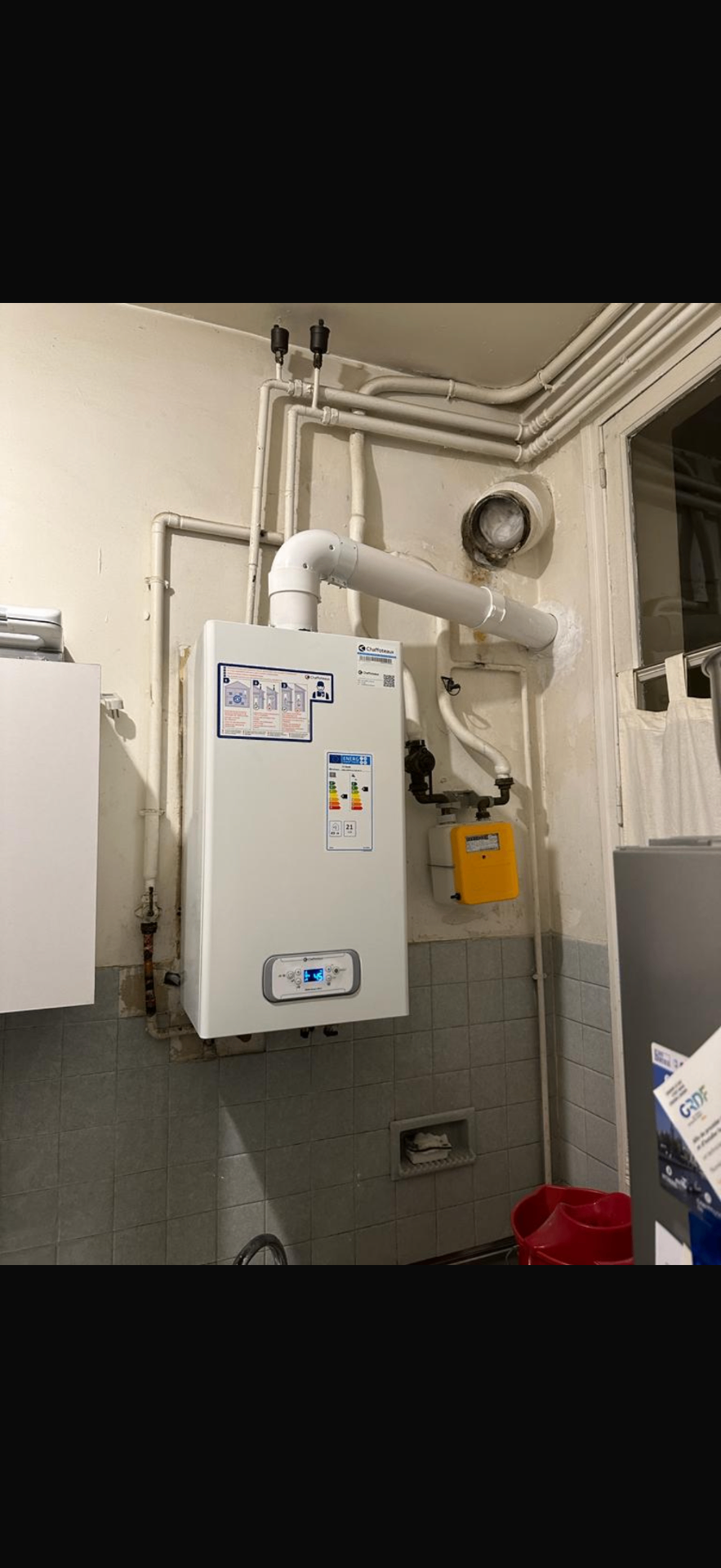 Chaudière Chaffoteaux installée à côté du compteur gaz